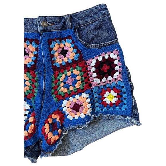 Farm Rio Granny Square Crochet Patch High Rise Denim Jean Shorts Boho Women's 32 - Picture 2 of 5